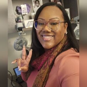 Meet your Posher, Jenn💕